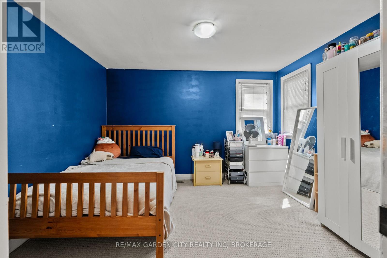 36 ROSE AVENUE - 15
