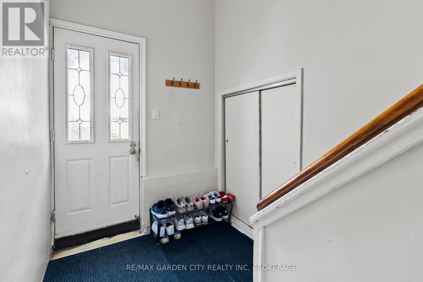 36 ROSE AVENUE - 18