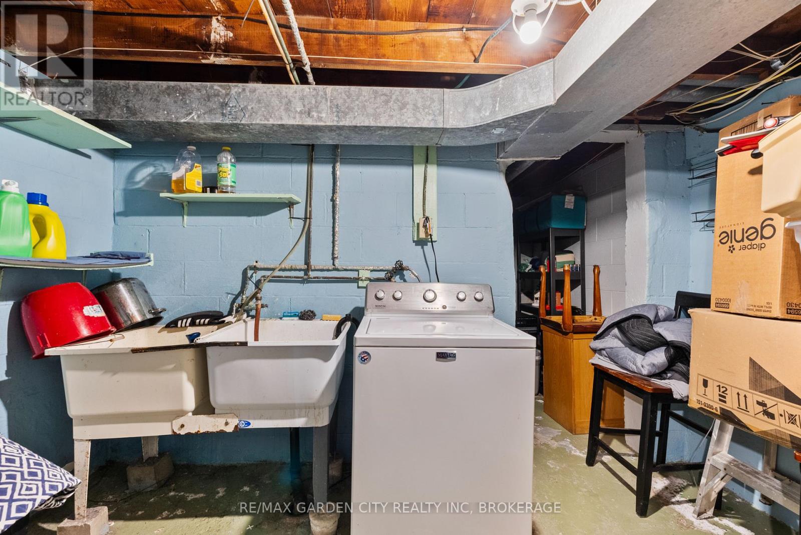 36 ROSE AVENUE - 20
