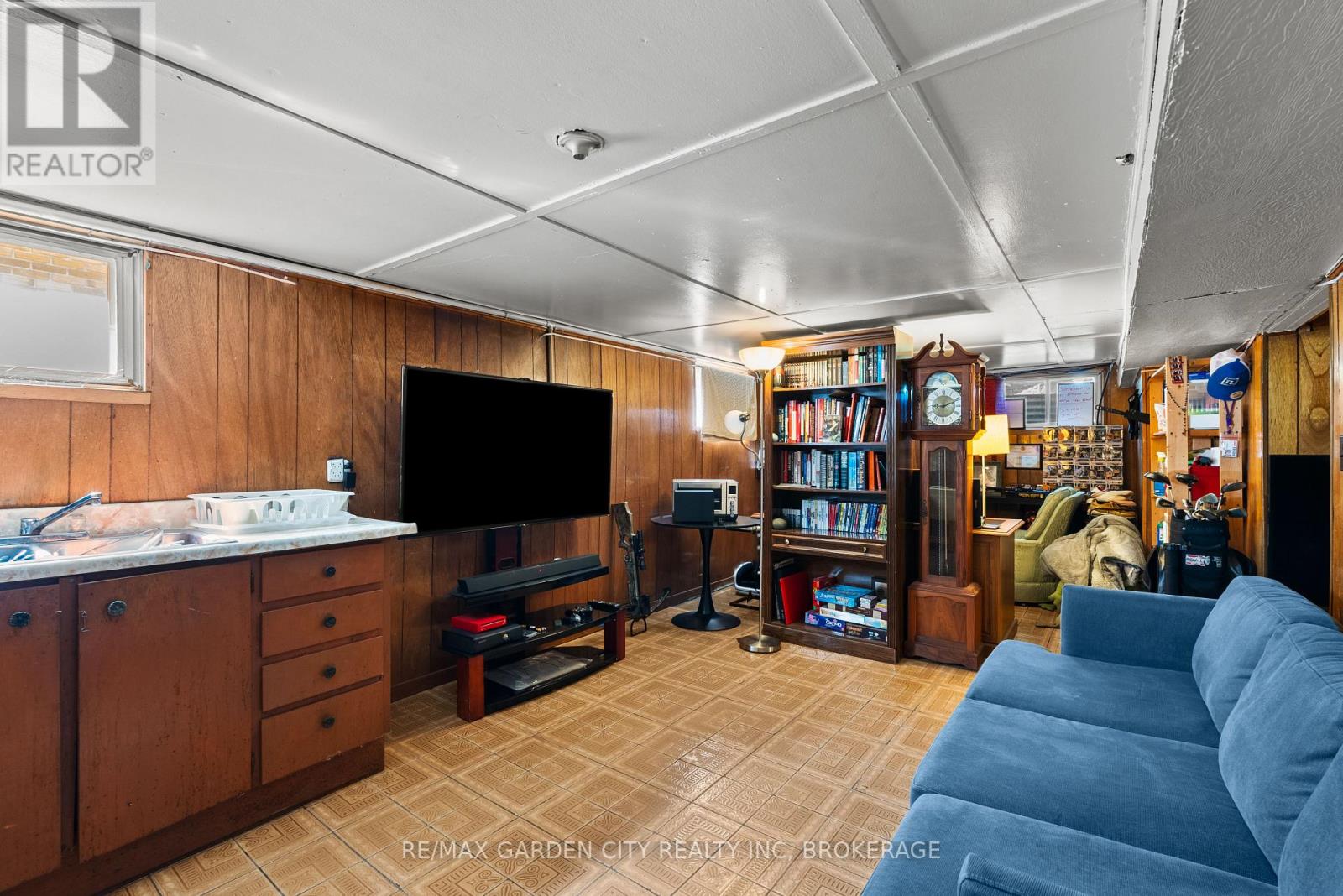 36 ROSE AVENUE - 23
