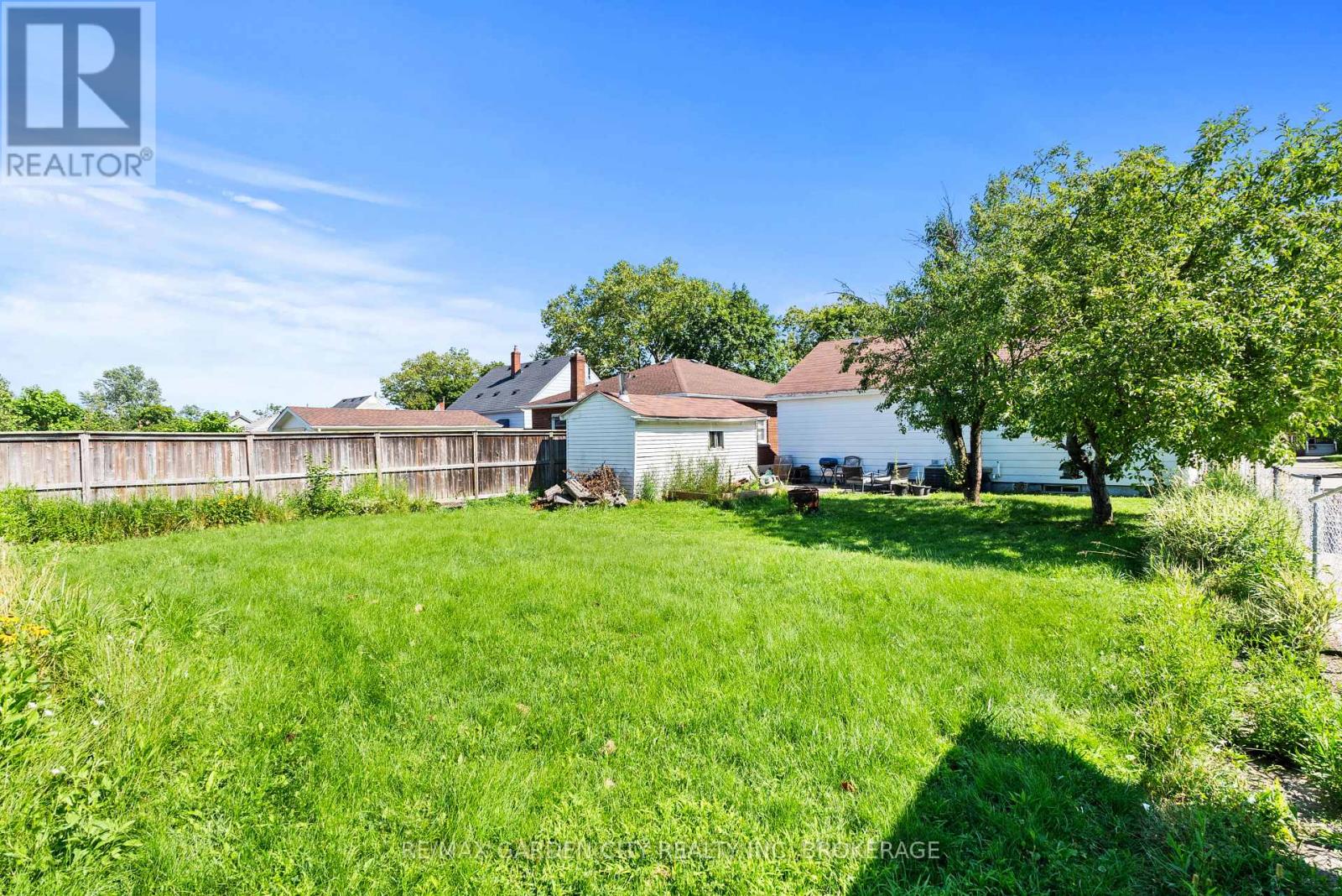 36 ROSE AVENUE - 26