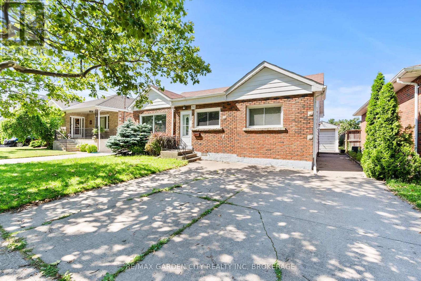 36 ROSE AVENUE - 3