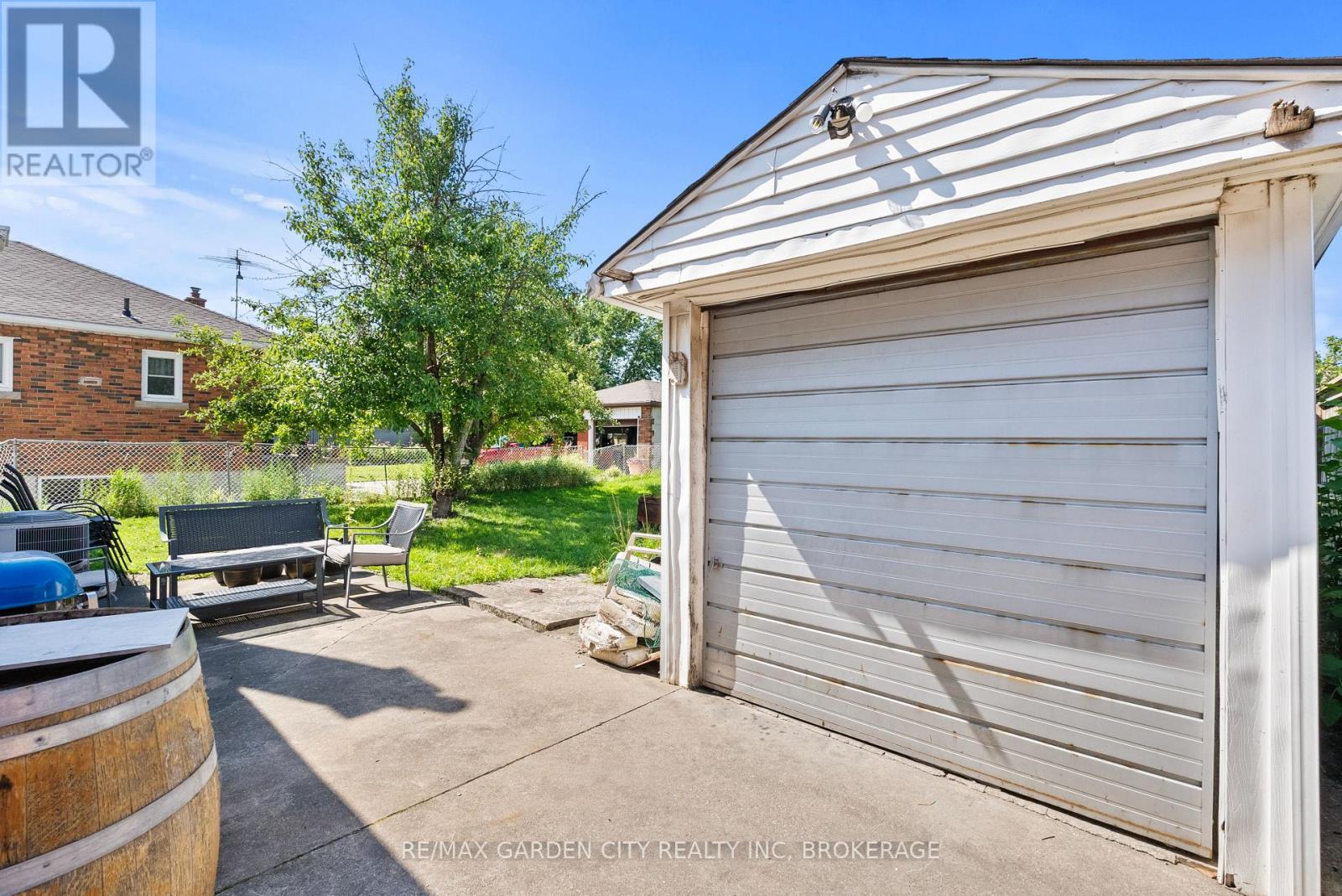 36 ROSE AVENUE - 30