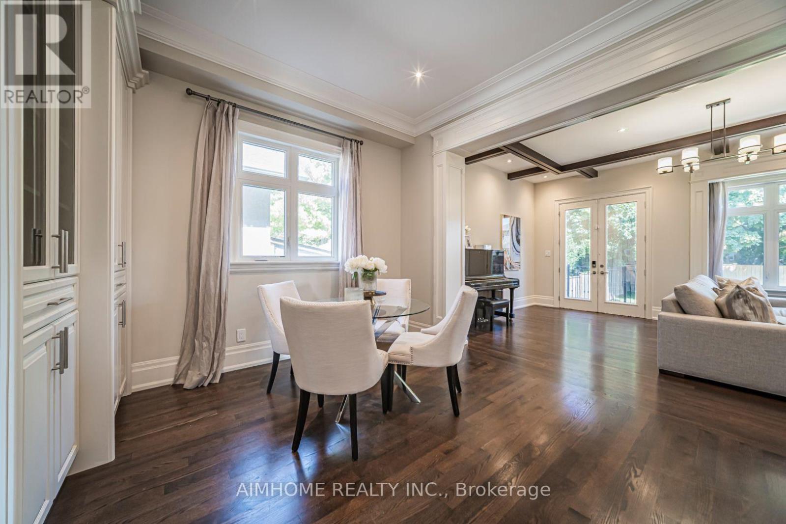 212 HOLLYWOOD AVENUE - 10
