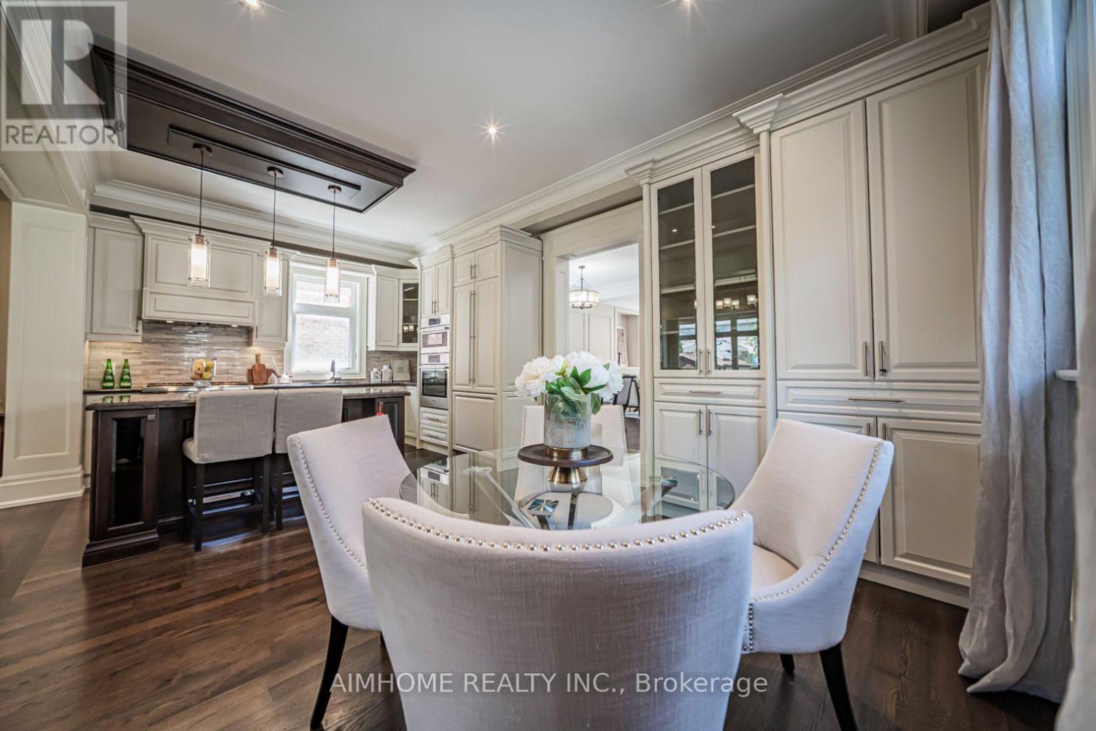 212 HOLLYWOOD AVENUE - 12