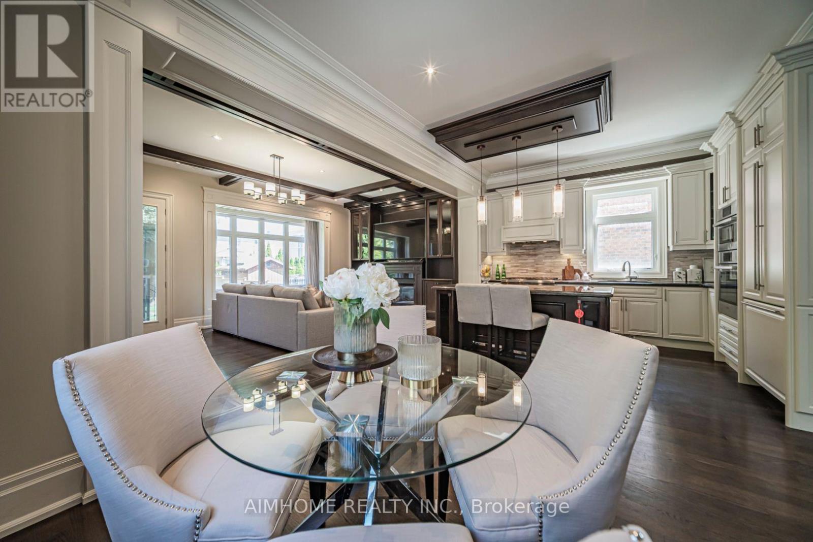 212 HOLLYWOOD AVENUE - 13