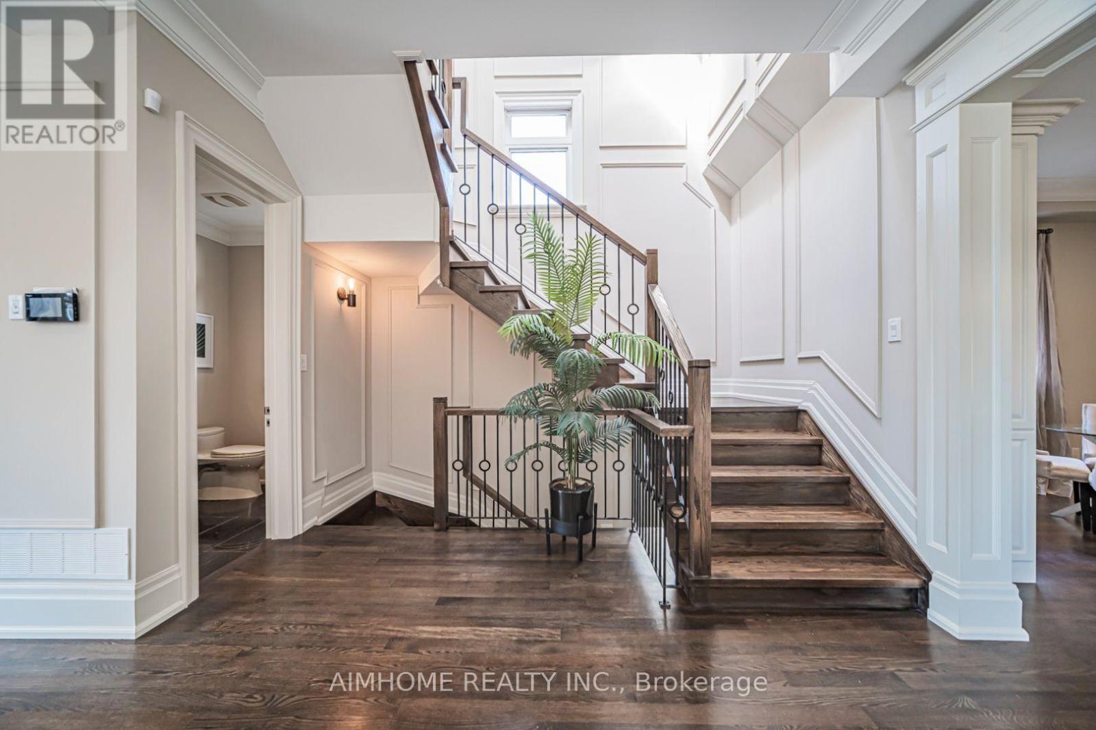 212 HOLLYWOOD AVENUE - 24