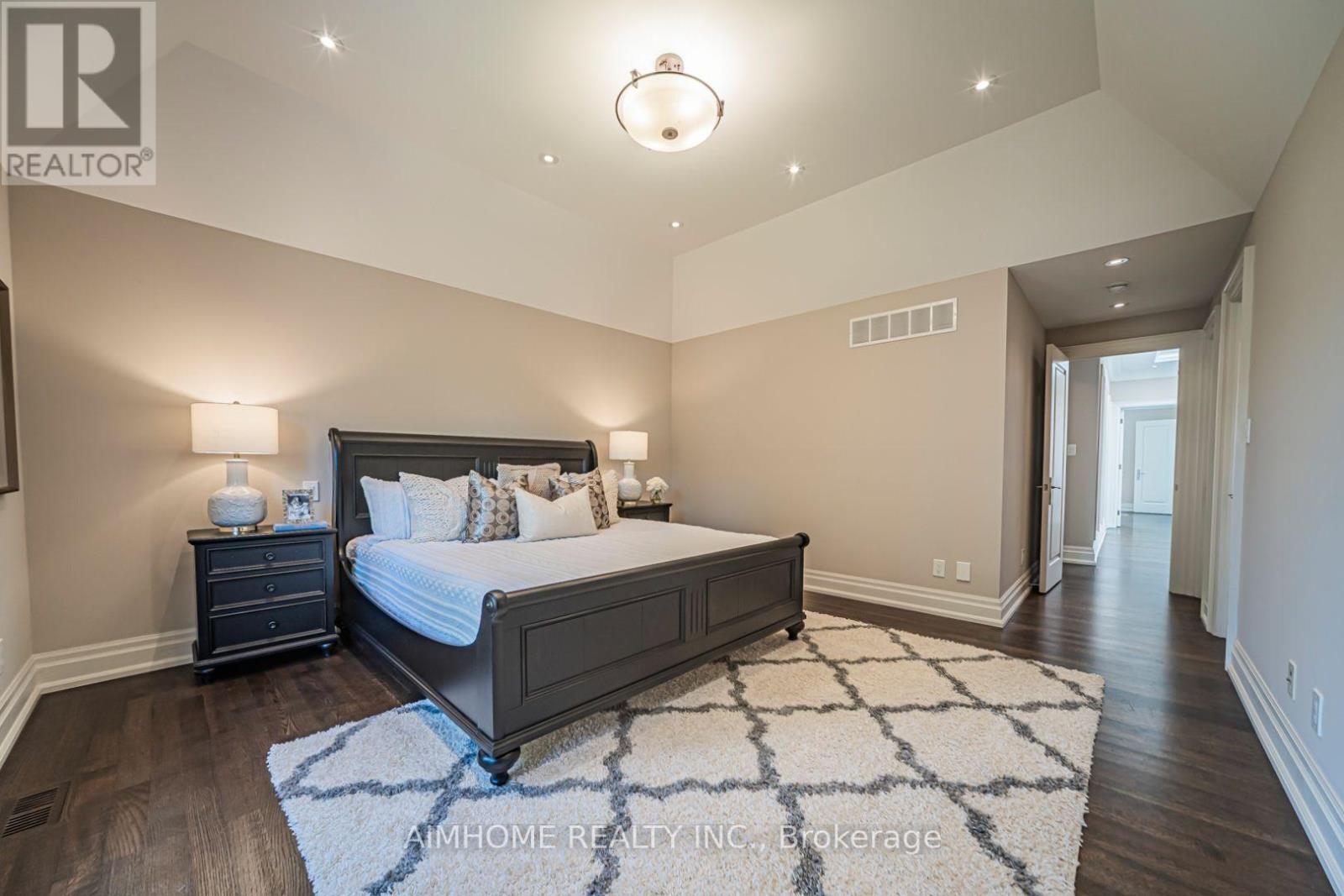 212 HOLLYWOOD AVENUE - 29