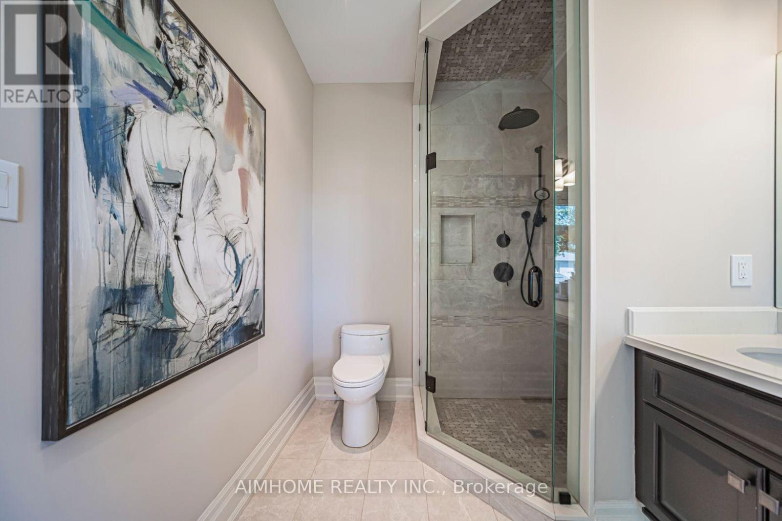 212 HOLLYWOOD AVENUE - 32