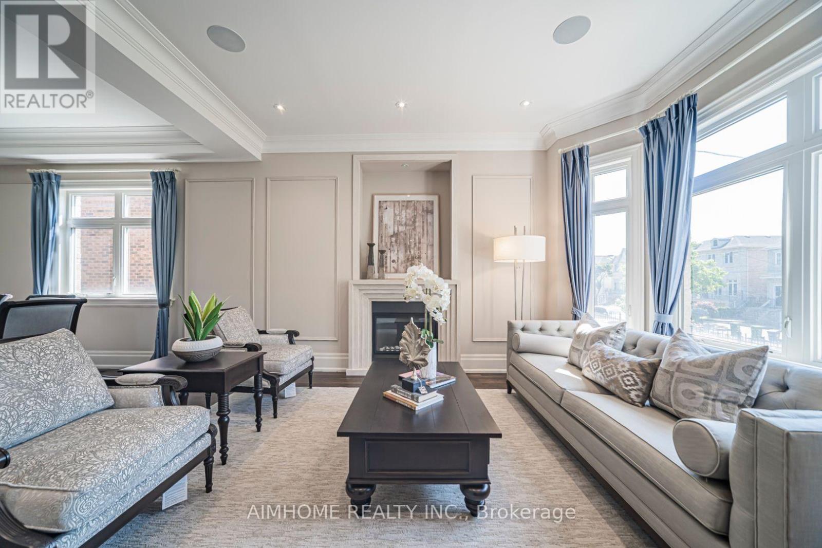 212 HOLLYWOOD AVENUE - 4