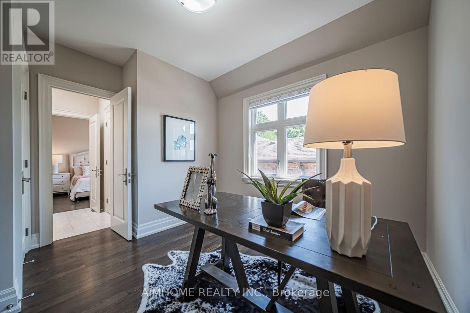 212 HOLLYWOOD AVENUE - 43