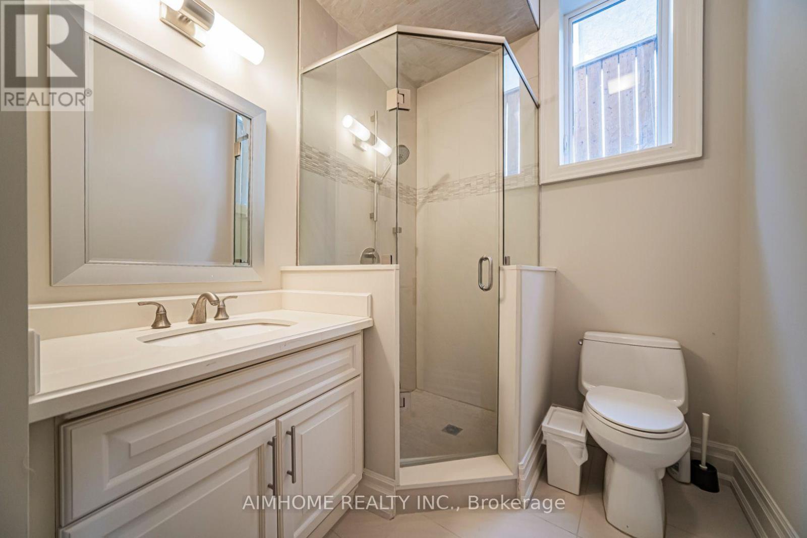 212 HOLLYWOOD AVENUE - 46