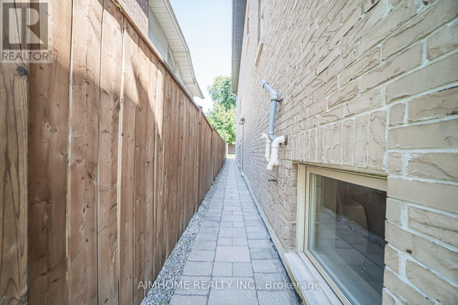 212 HOLLYWOOD AVENUE - 49