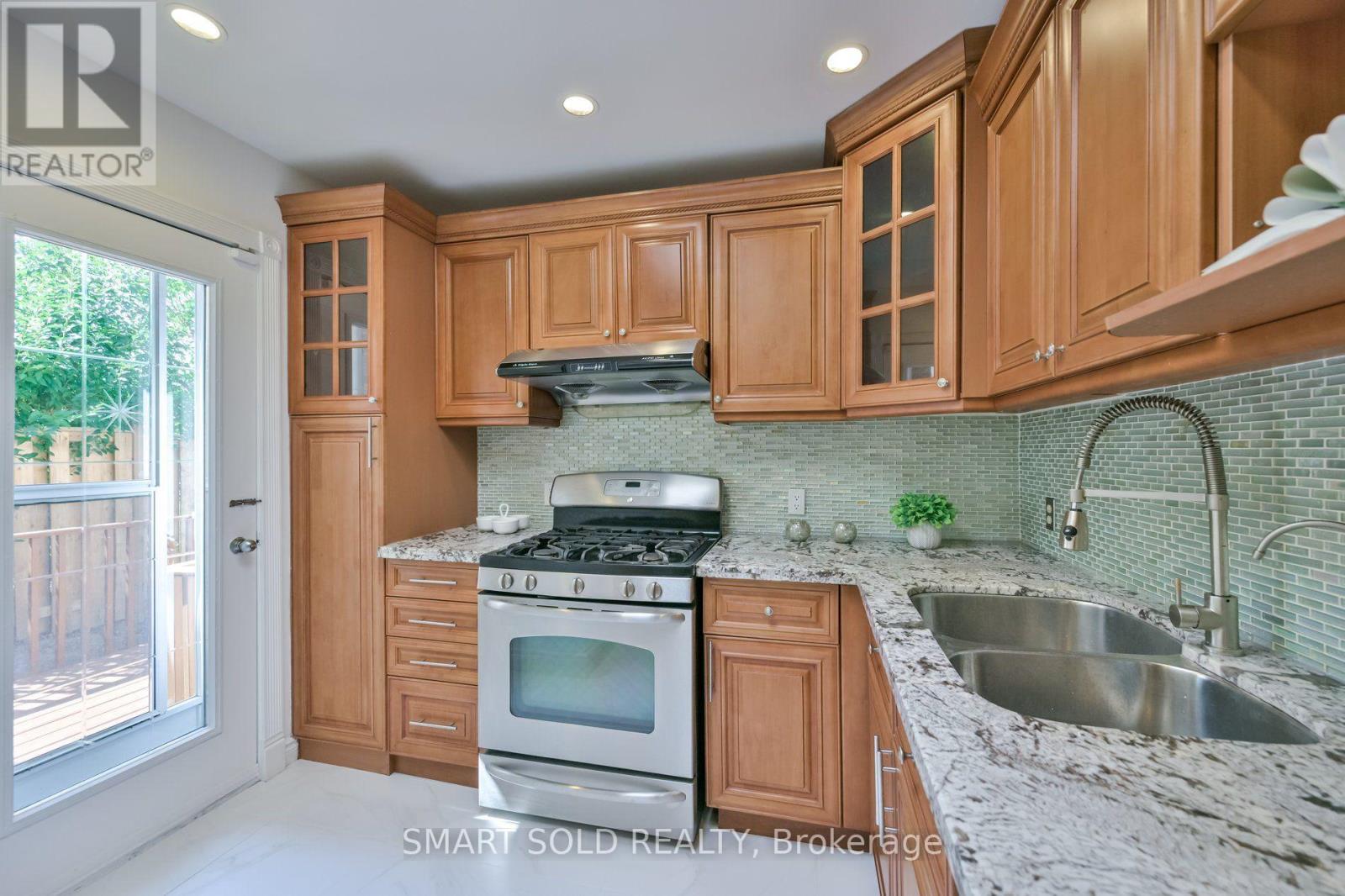 158 YORK MILLS ROAD - Image 13