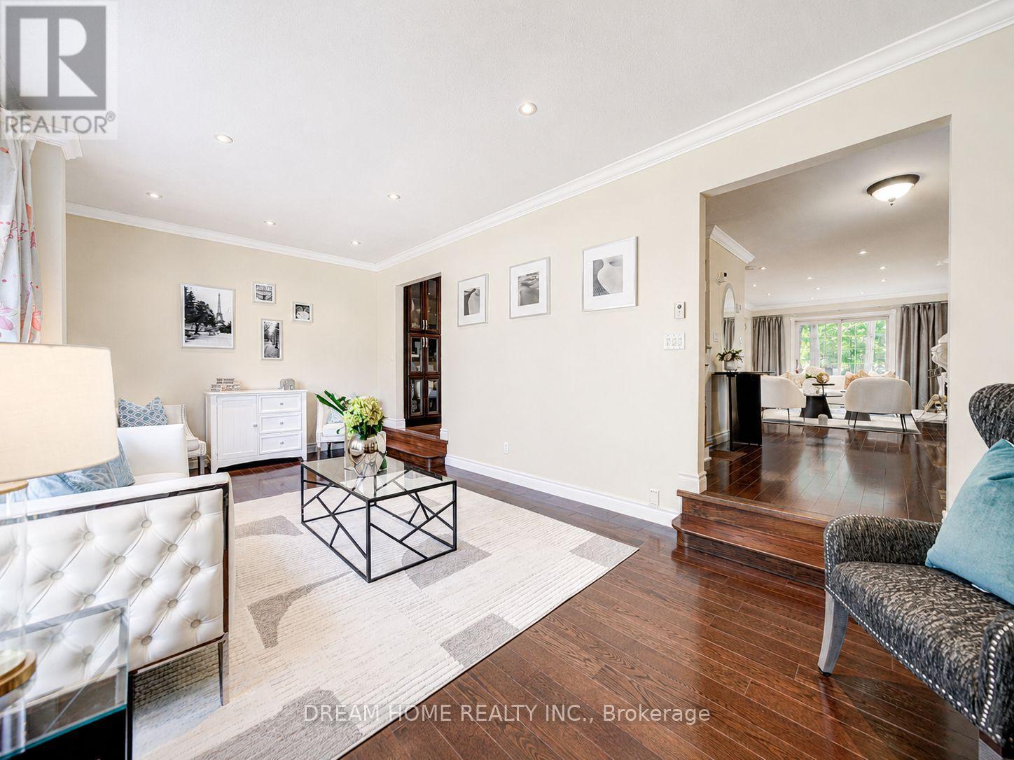 811 HUNTINGWOOD DRIVE - 13