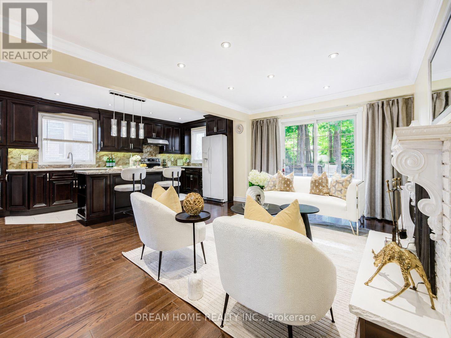 811 HUNTINGWOOD DRIVE - 16