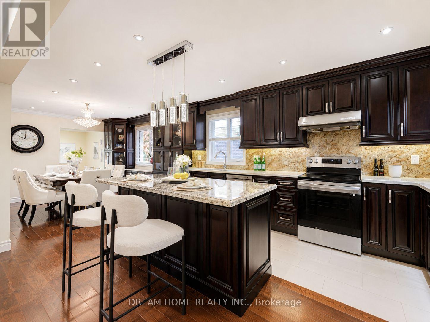 811 HUNTINGWOOD DRIVE - 19