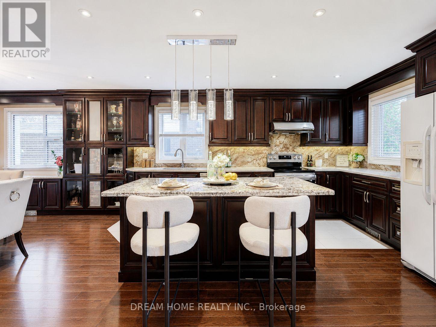 811 HUNTINGWOOD DRIVE - 20
