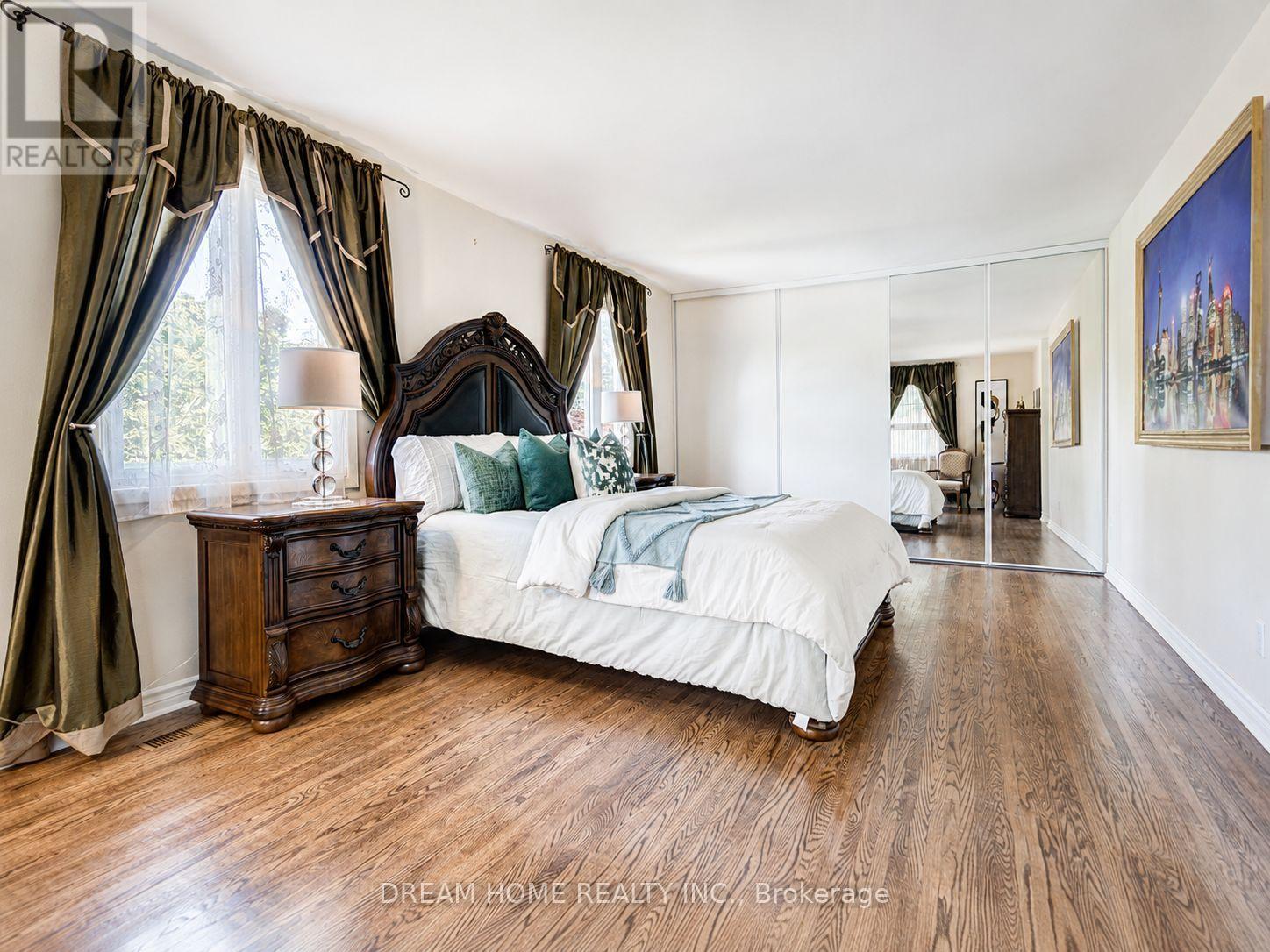 811 HUNTINGWOOD DRIVE - 28