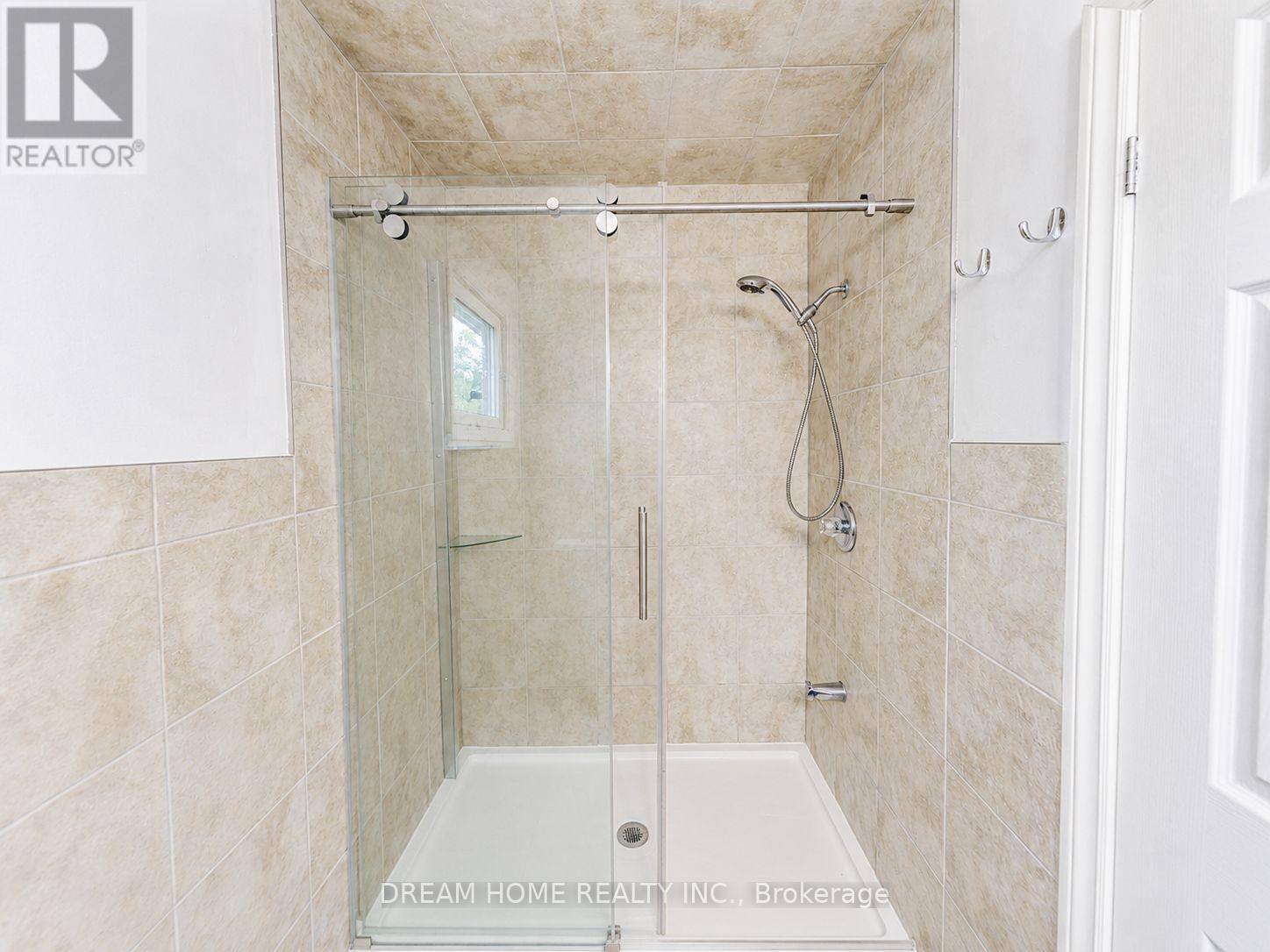 811 HUNTINGWOOD DRIVE - 32