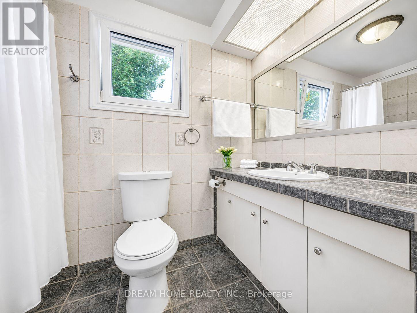 811 HUNTINGWOOD DRIVE - 33