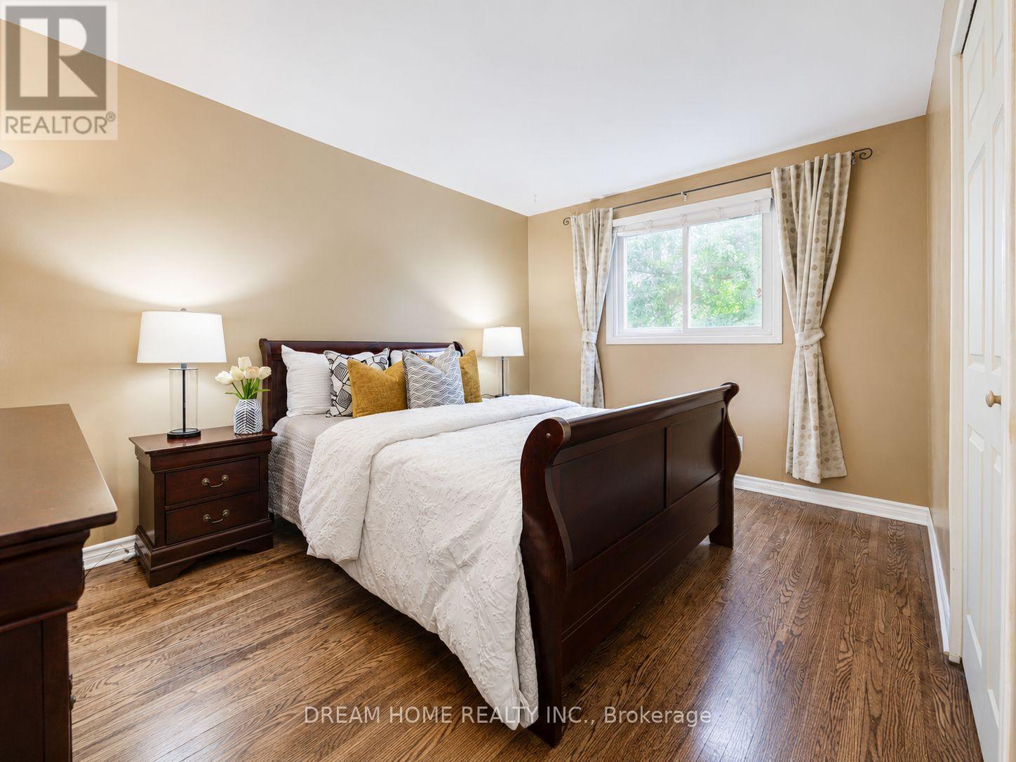 811 HUNTINGWOOD DRIVE - 35