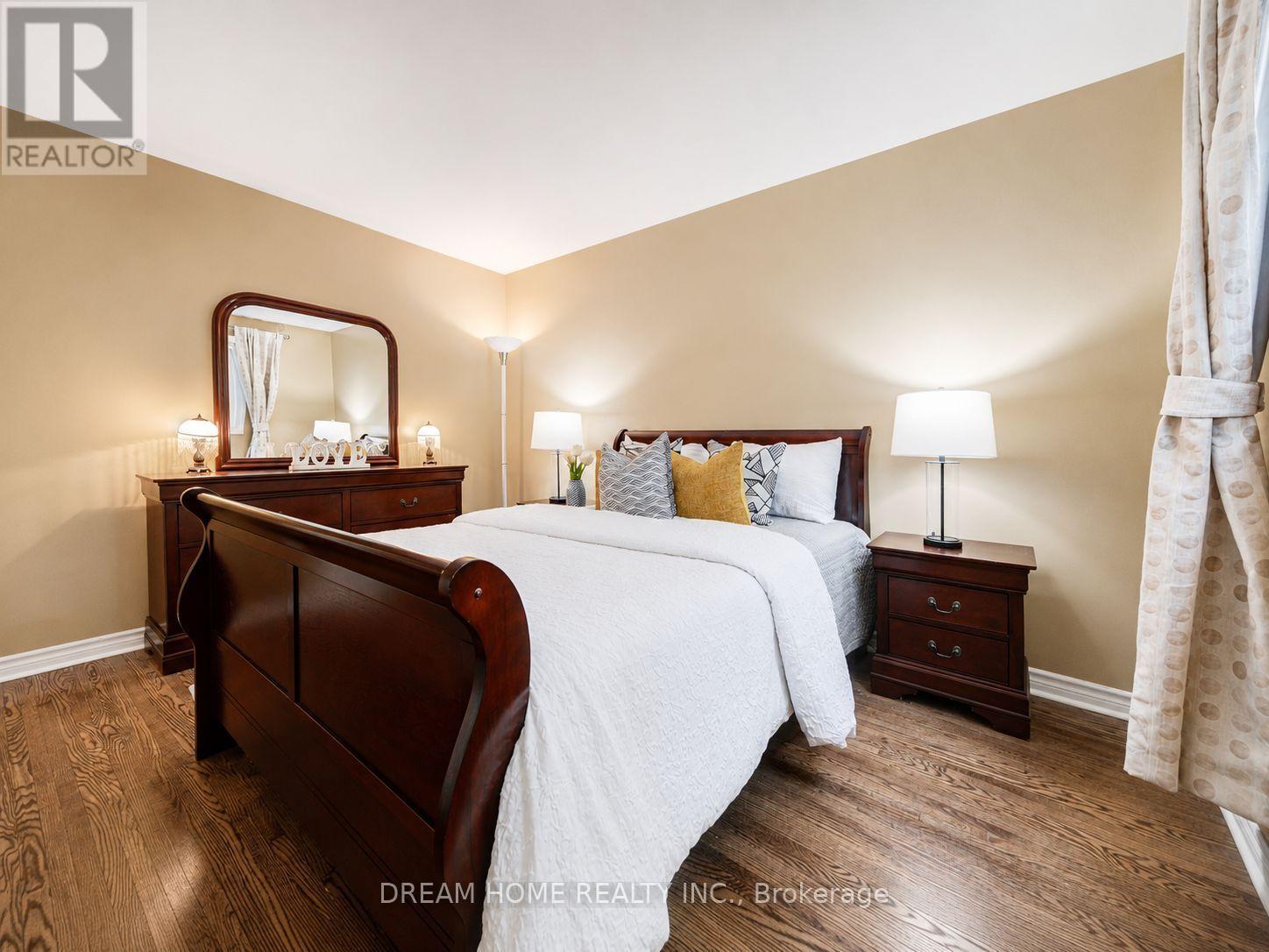811 HUNTINGWOOD DRIVE - 36