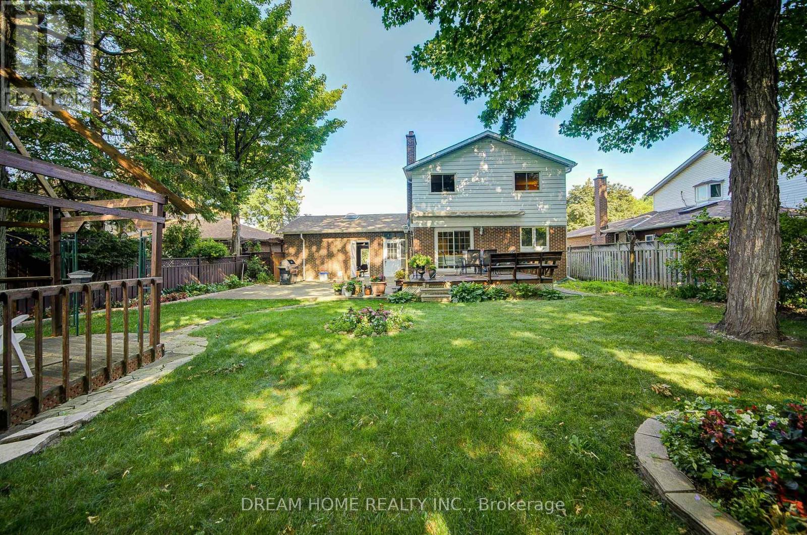 811 HUNTINGWOOD DRIVE - 44