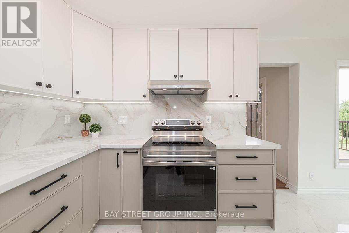 338 PRINCE OF WALES DRIVE - 14