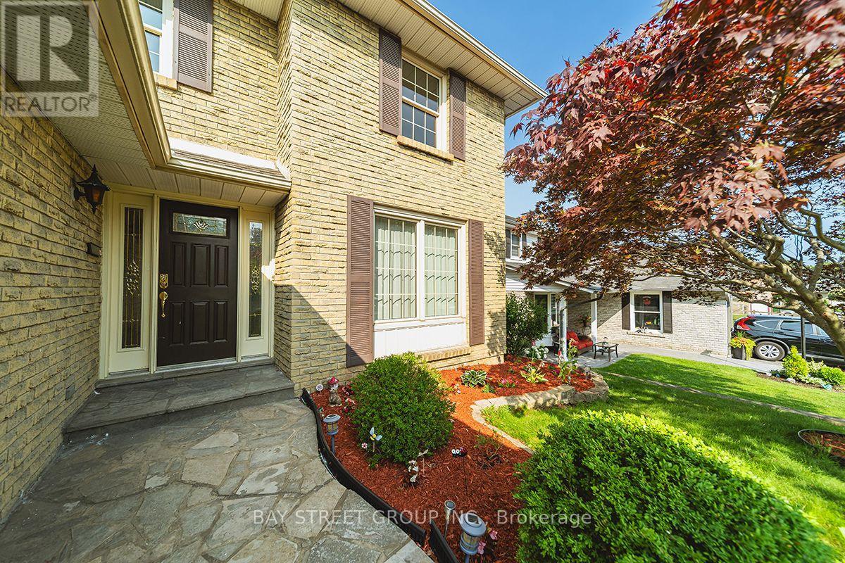 338 PRINCE OF WALES DRIVE - 2