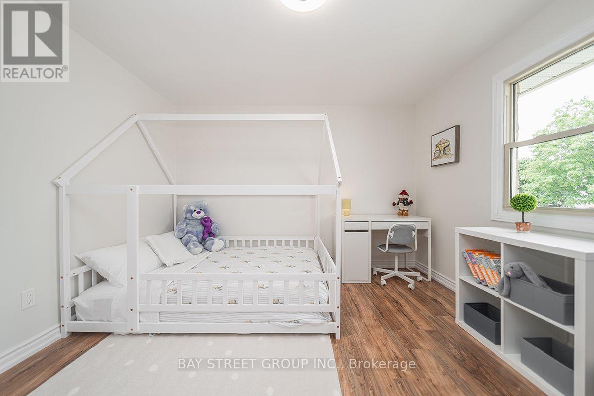 338 PRINCE OF WALES DRIVE - 29