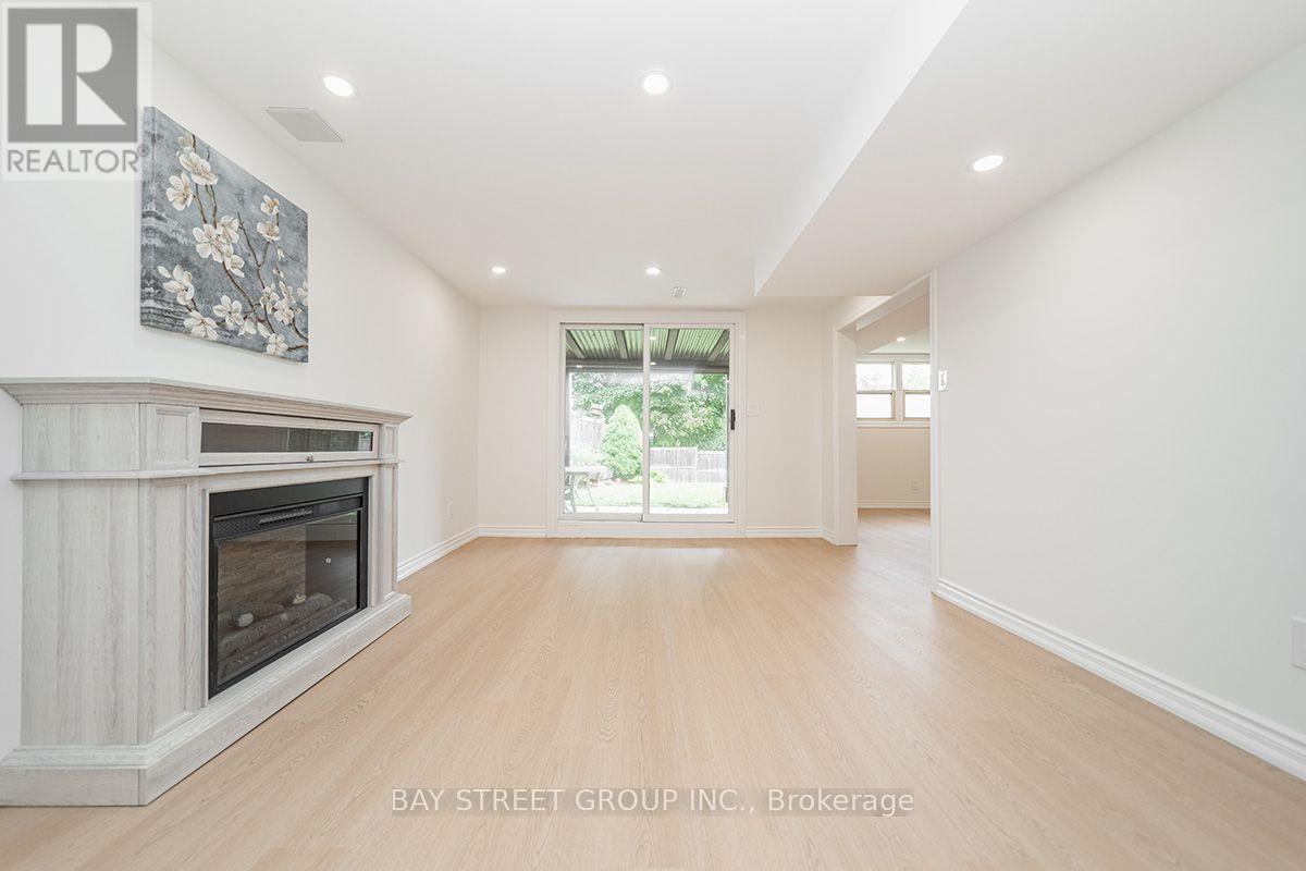 338 PRINCE OF WALES DRIVE - 33