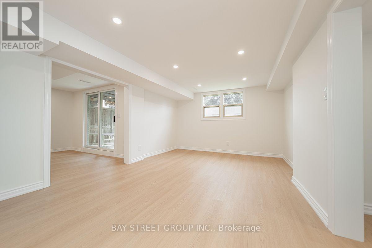 338 PRINCE OF WALES DRIVE - 34