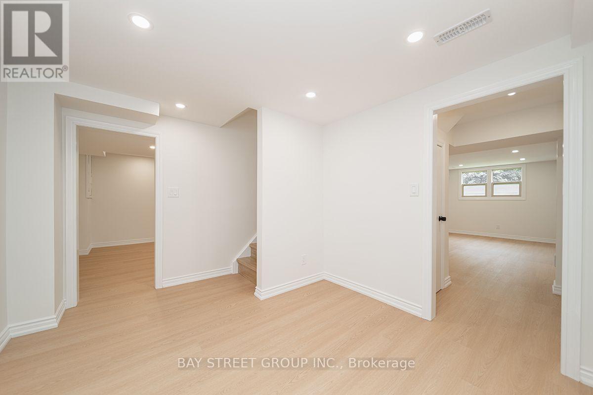338 PRINCE OF WALES DRIVE - 35