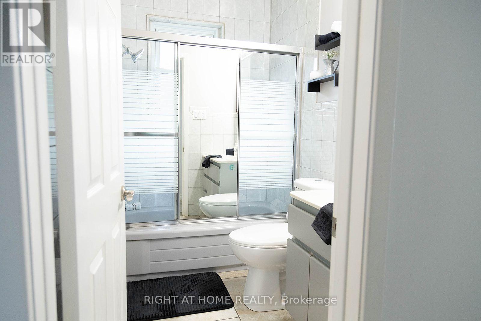 186 KING EDWARD AVENUE - 17