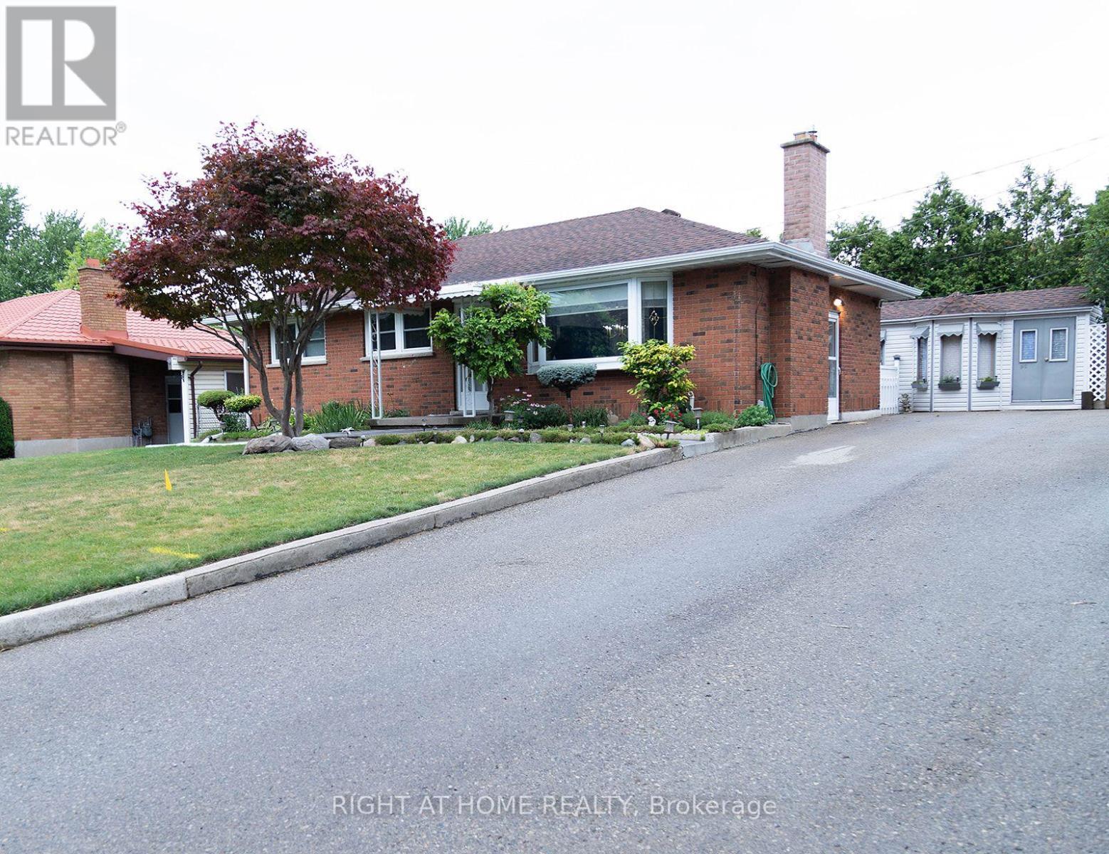 186 KING EDWARD AVENUE - 2