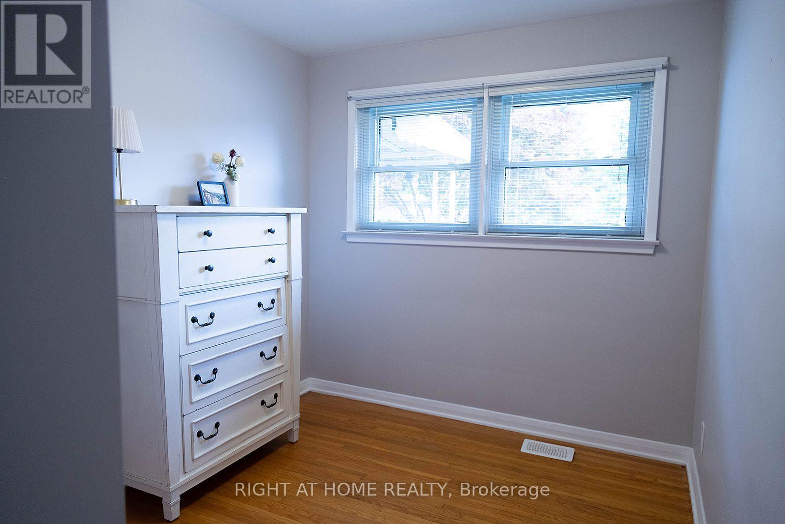 186 KING EDWARD AVENUE - 20