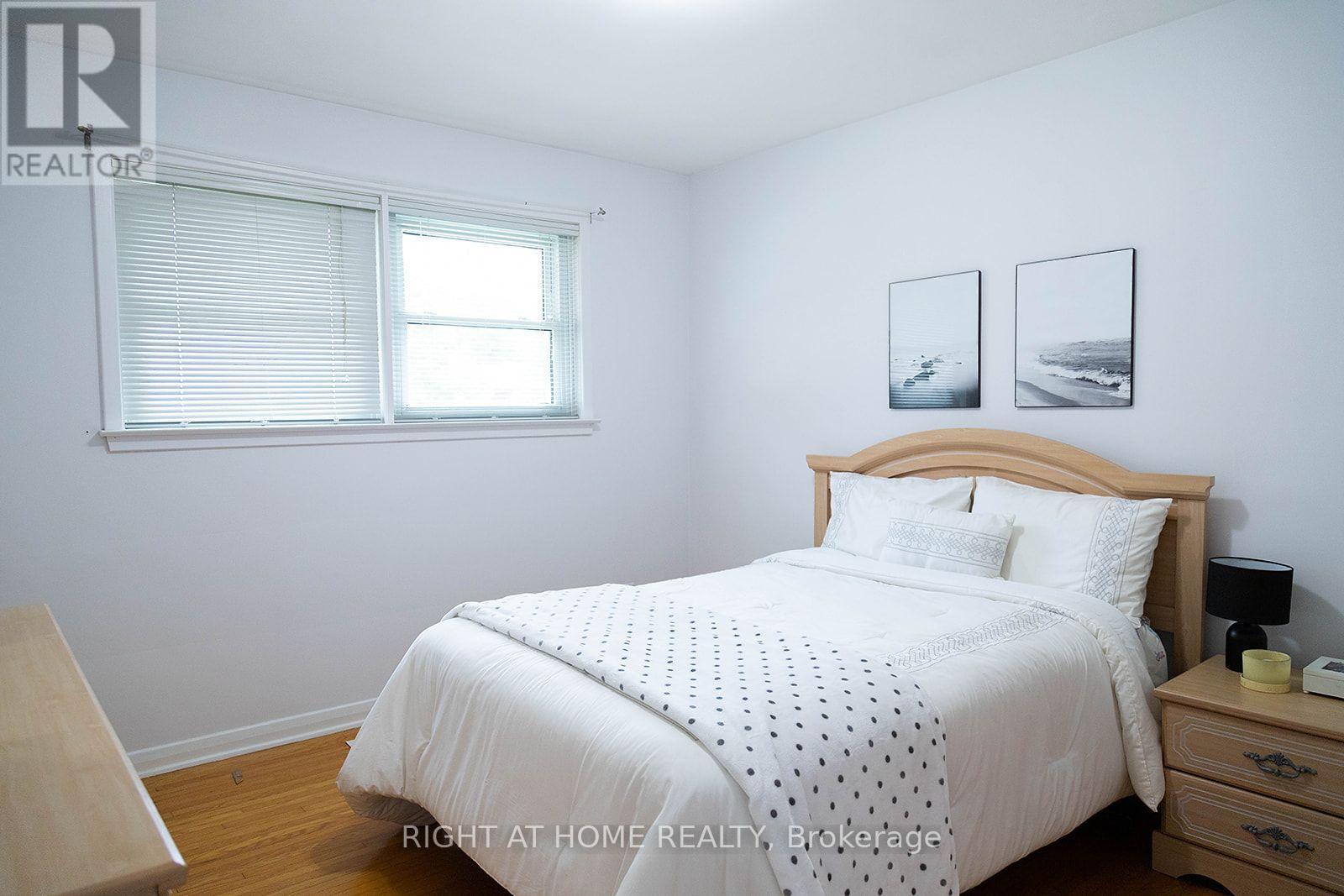 186 KING EDWARD AVENUE - 22