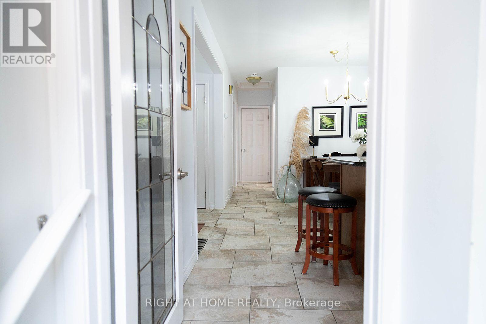 186 KING EDWARD AVENUE - 25