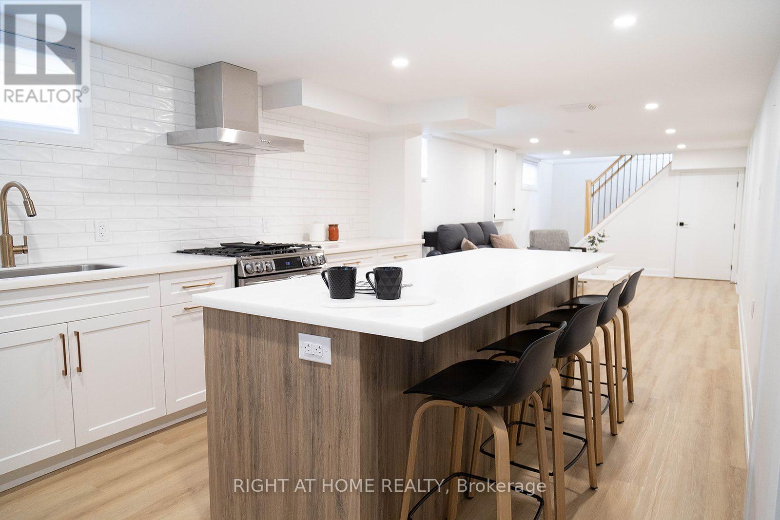 186 KING EDWARD AVENUE - 29