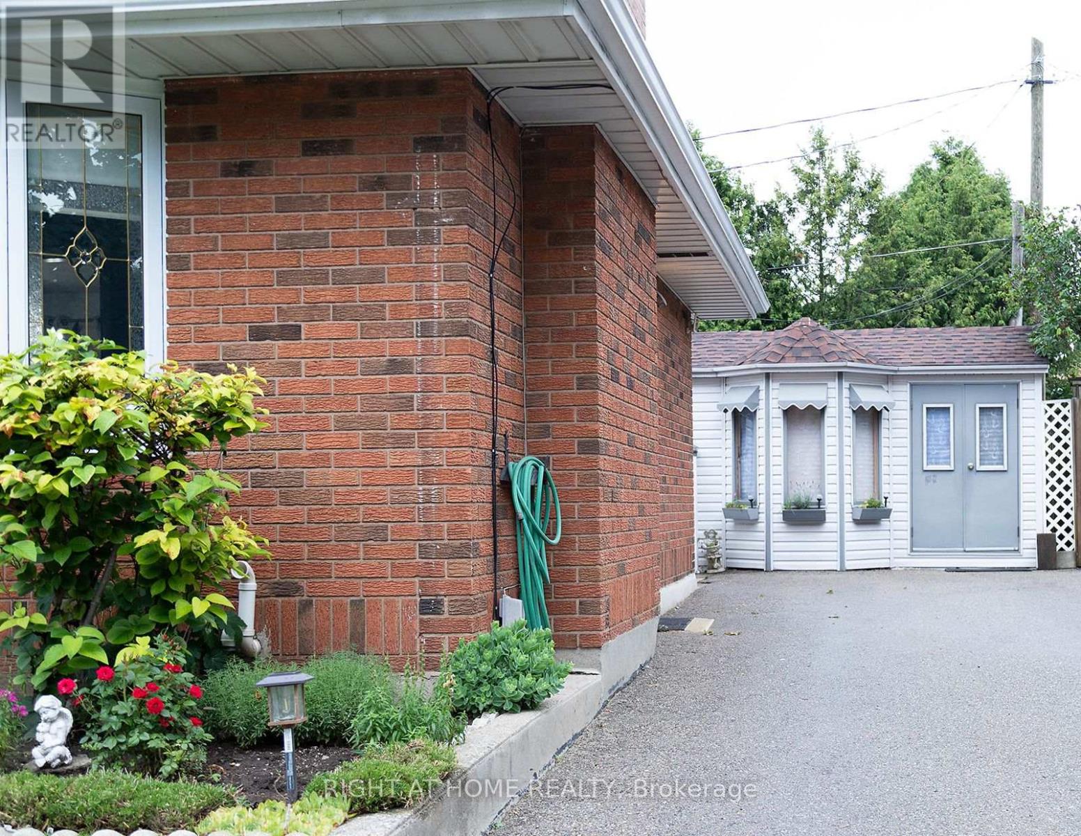 186 KING EDWARD AVENUE - 3