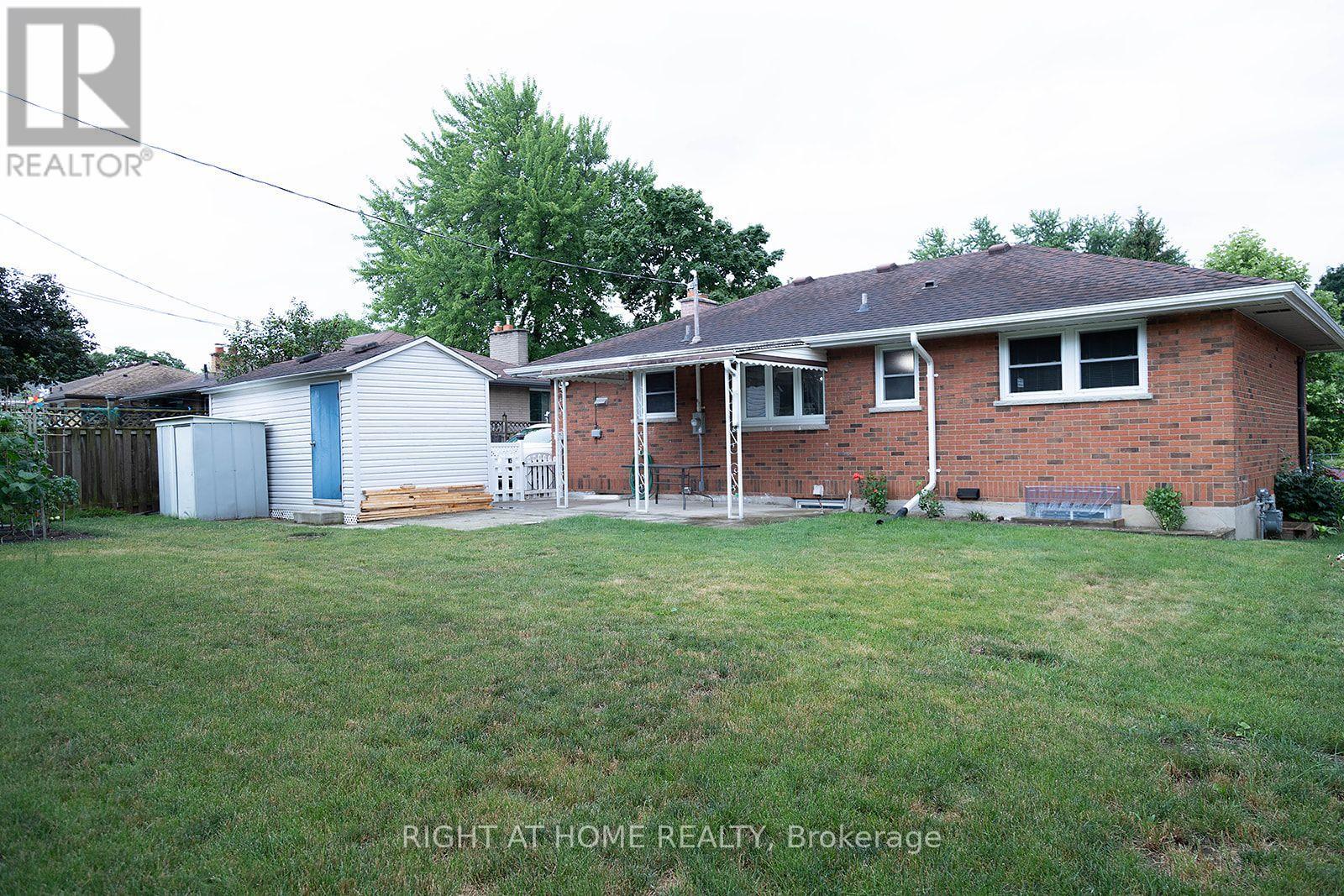186 KING EDWARD AVENUE - 4