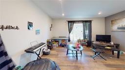 14 Cambrai Avenue, Eriksdale, MB R0C0W0 Photo 9