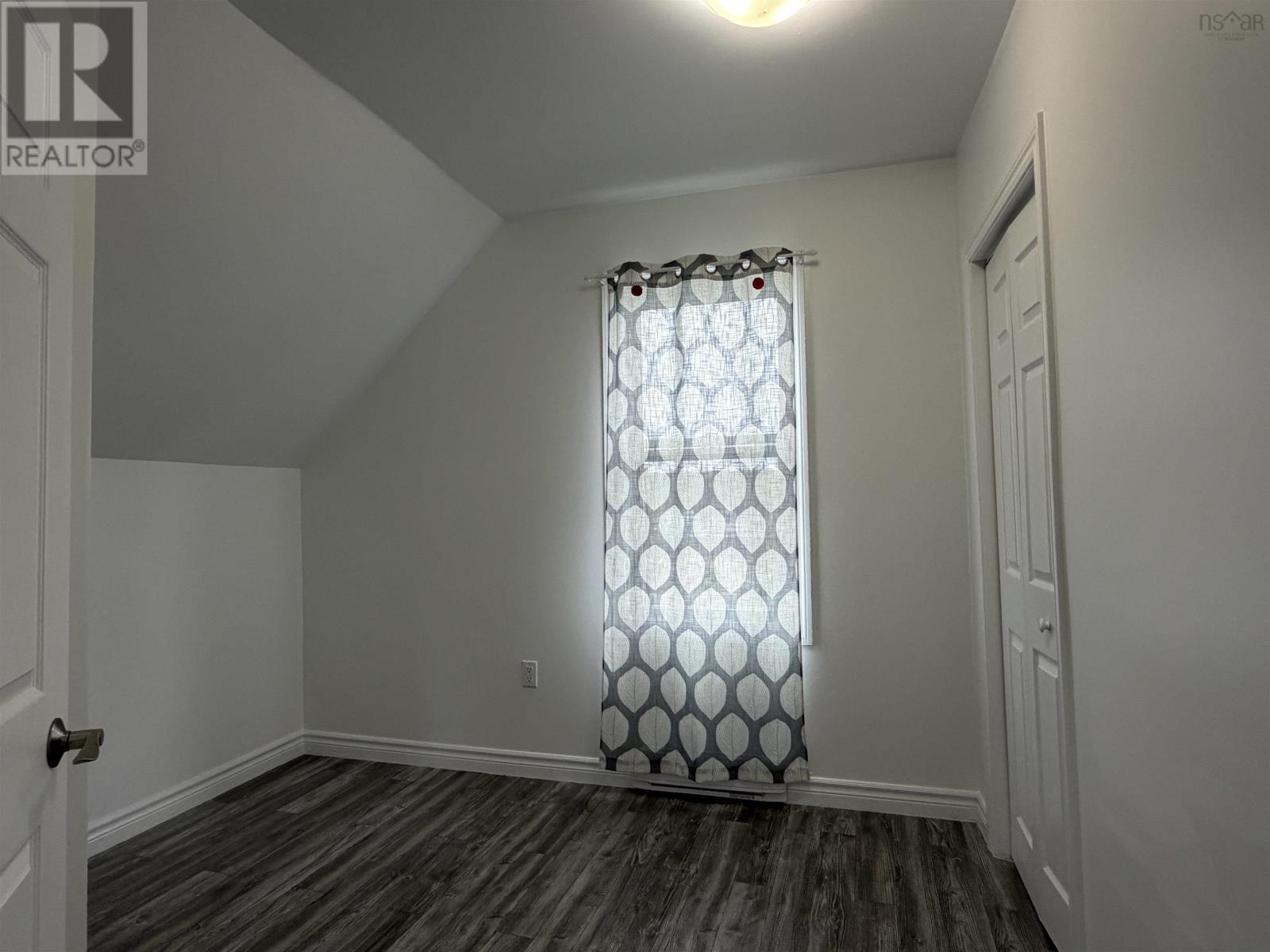 Property 26 of 32 of 471 South Albert Street