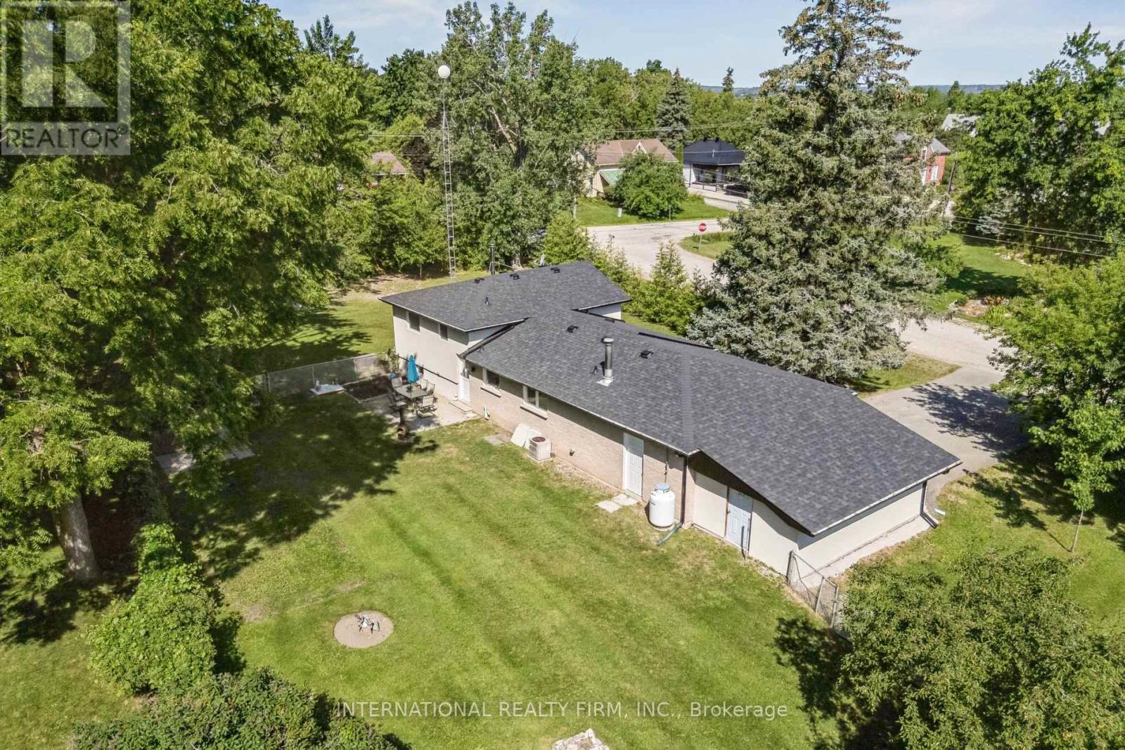 29 JAMIESON DRIVE - 33