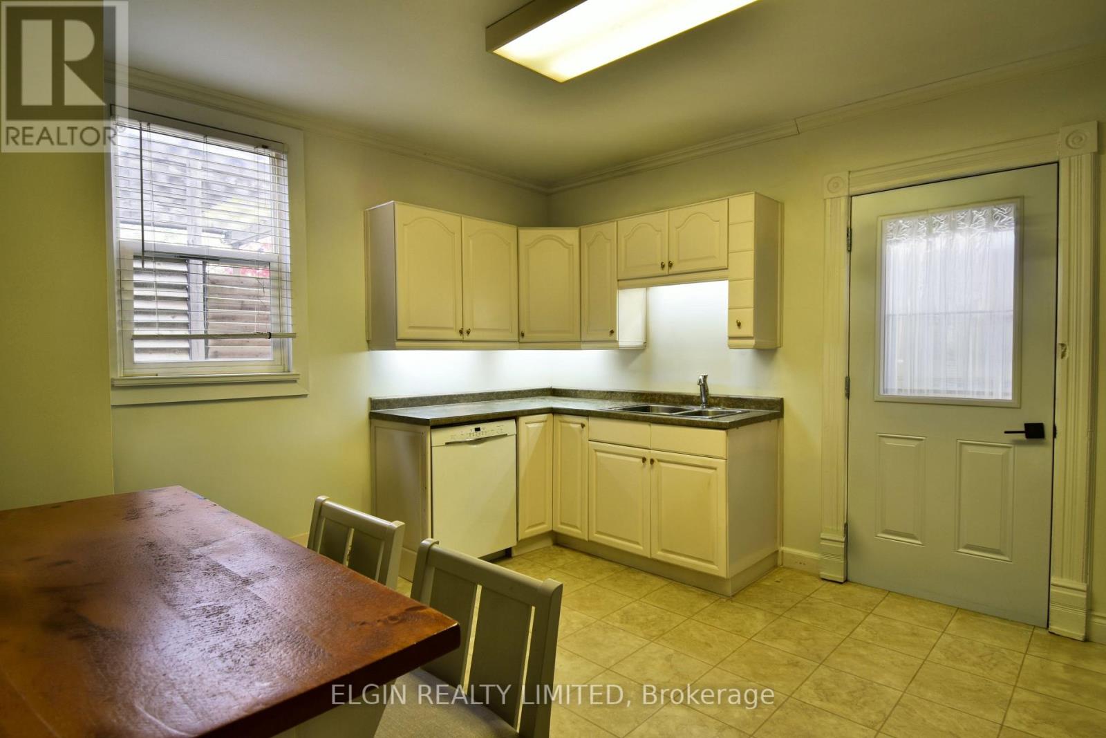 17 PRINCE ALBERT STREET - Image 4