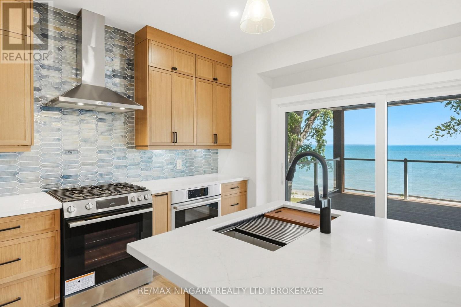 3561 YACHT HARBOUR ROAD - Image 14