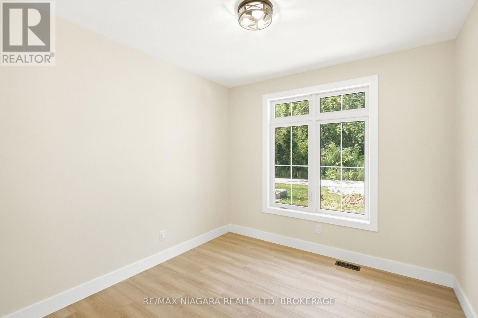 3561 YACHT HARBOUR ROAD - Image 21