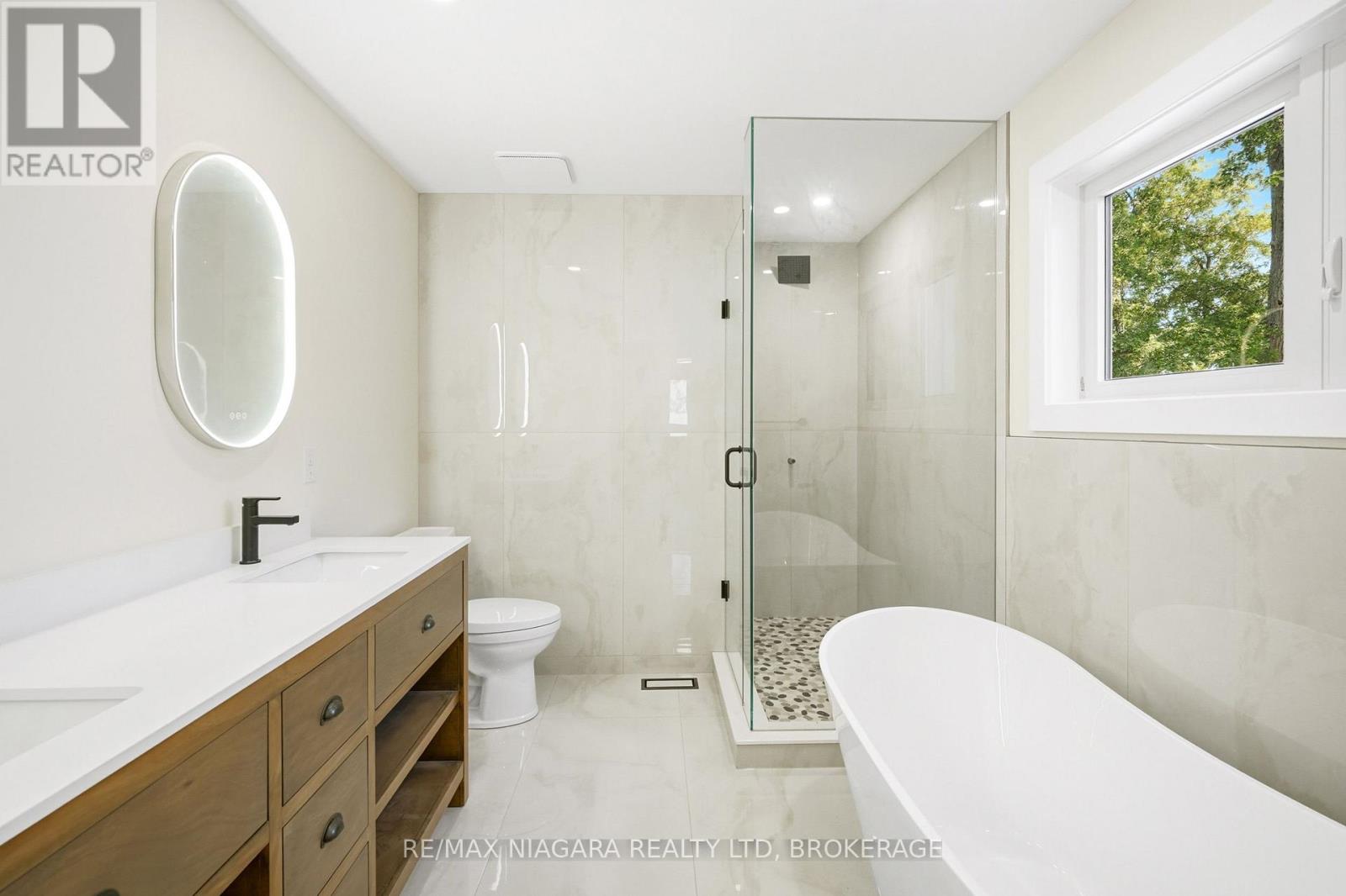 3561 YACHT HARBOUR ROAD - Image 28