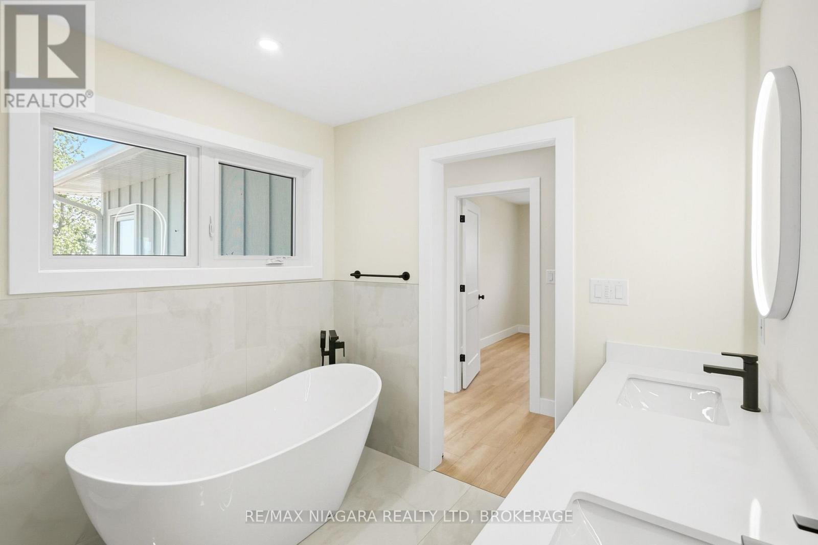 3561 YACHT HARBOUR ROAD - Image 29